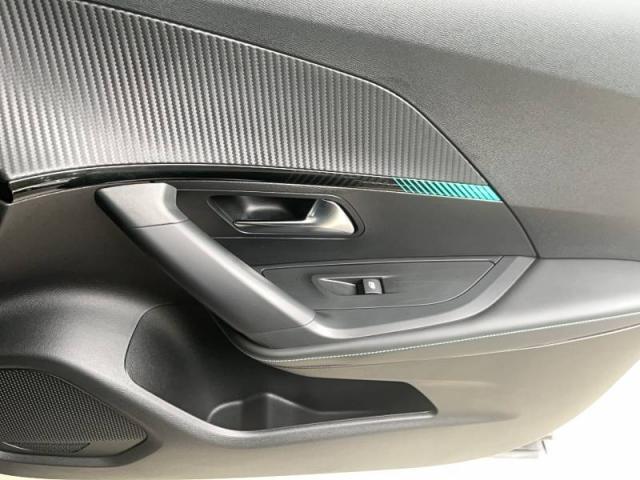 Peugeot 2008 image 7