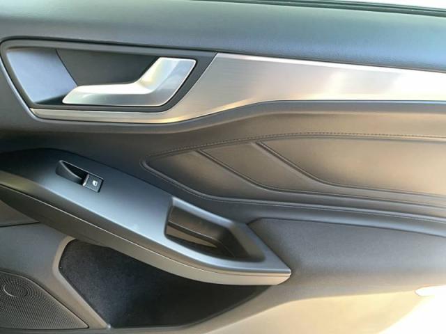 Ford Focus image 9
