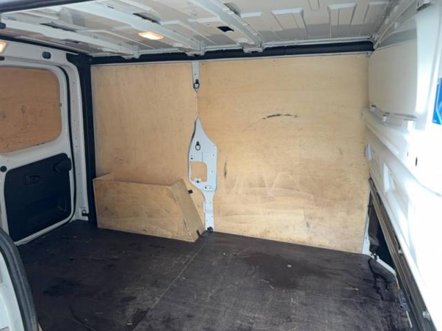 Renault Trafic image 8