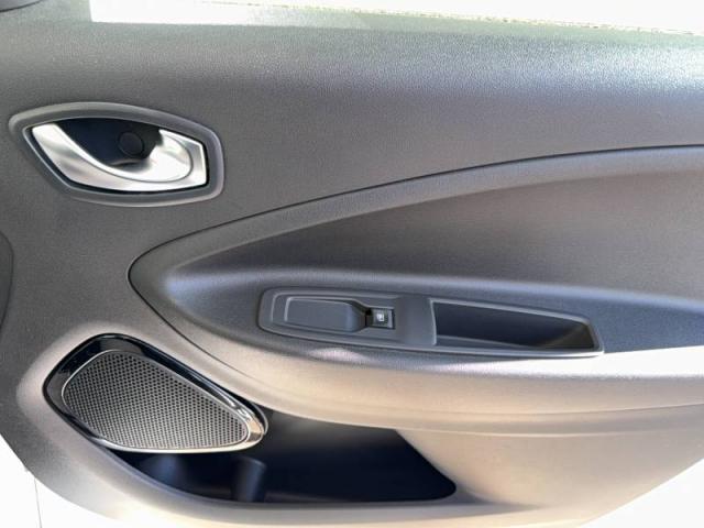 Renault Zoe image 9