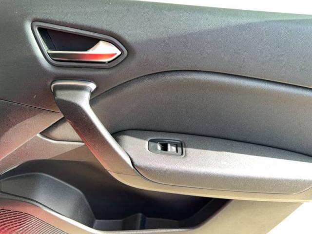 Renault Captur image 2