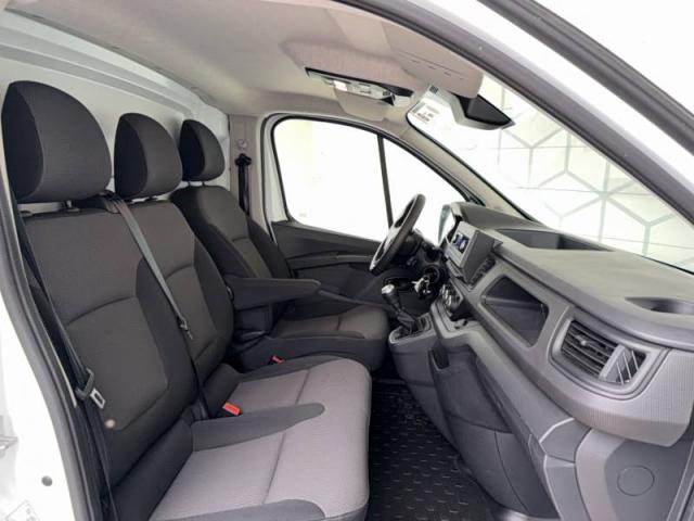Renault Trafic image 9