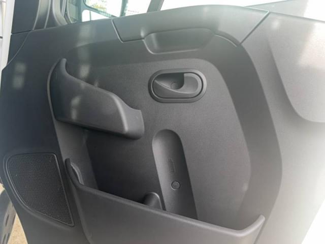 Renault Master image 2