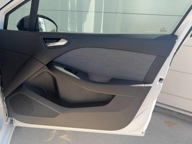 Renault Clio image 9