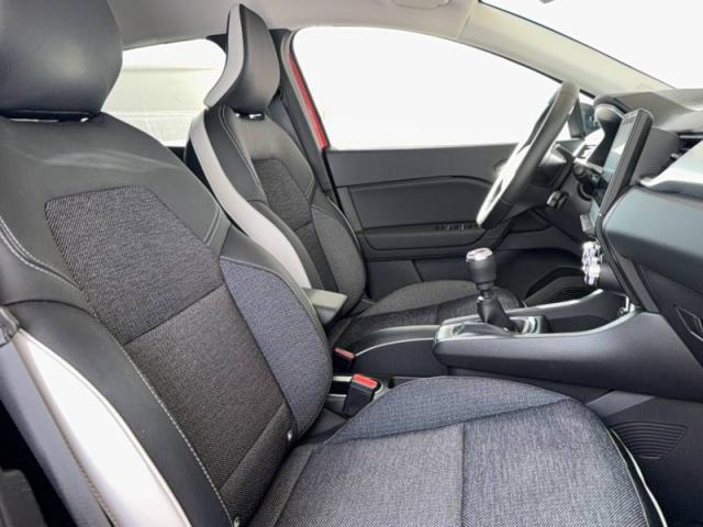 Renault Captur image 8