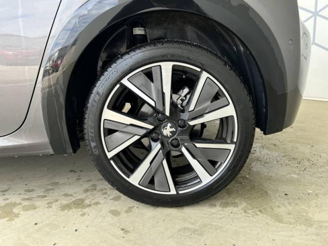 Peugeot 208 image 6