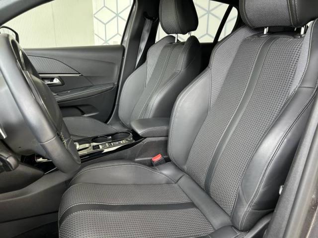 Peugeot 208 image 7