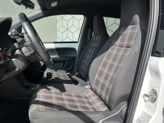Volkswagen Up! image 9