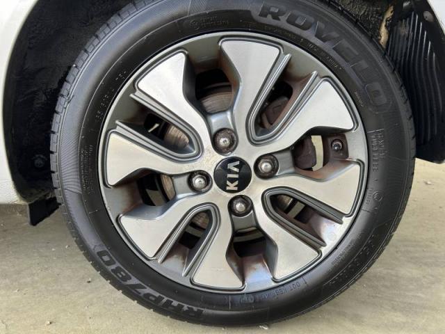 Kia Picanto image 5