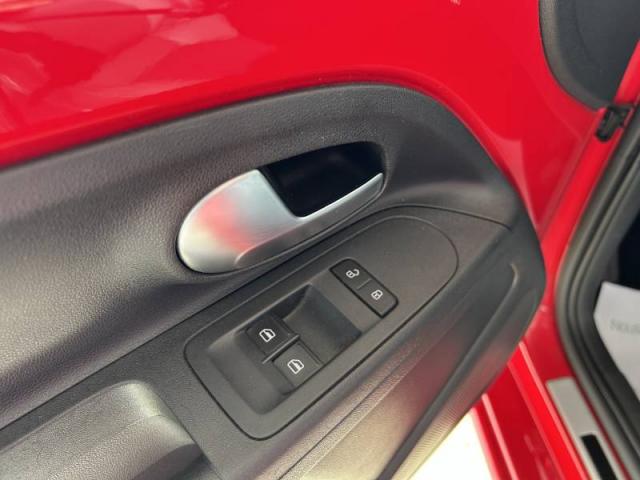 Volkswagen Up! image 9