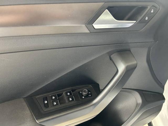 Volkswagen T-Roc image 8