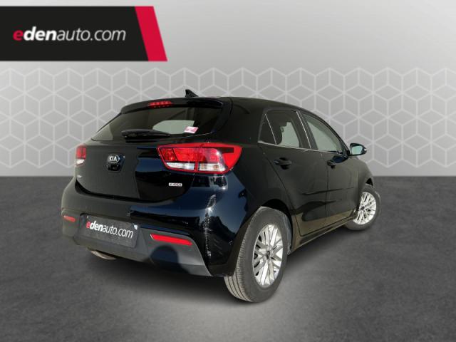 Kia Rio image 6
