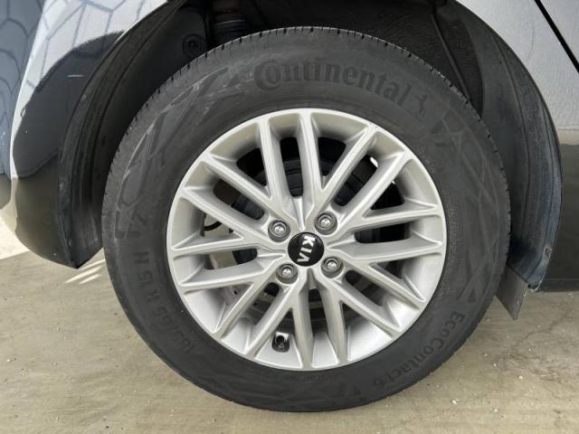 Kia Rio image 7