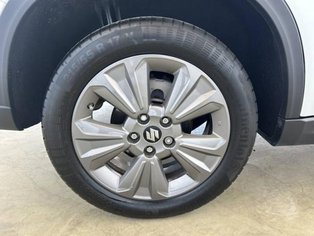 Suzuki Vitara image 8