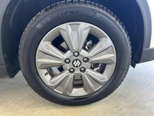 Suzuki Vitara image 7