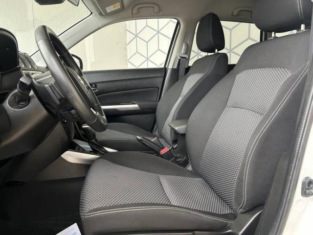 Suzuki Vitara image 8