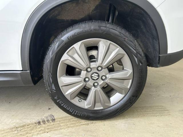 Suzuki Vitara image 9