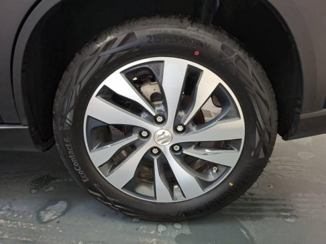 Suzuki S-Cross image 1