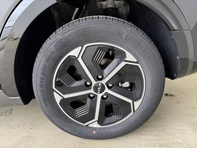 Kia Niro image 8