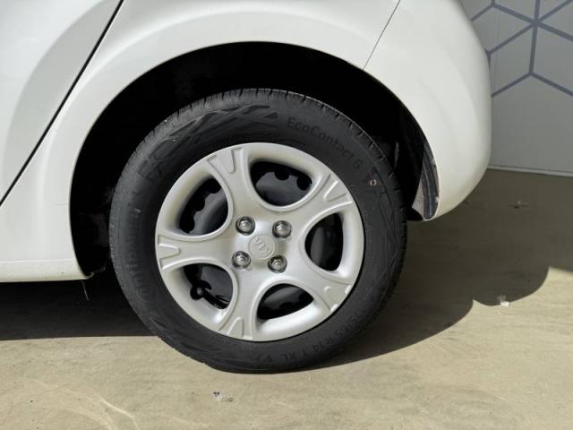 Kia Picanto image 9