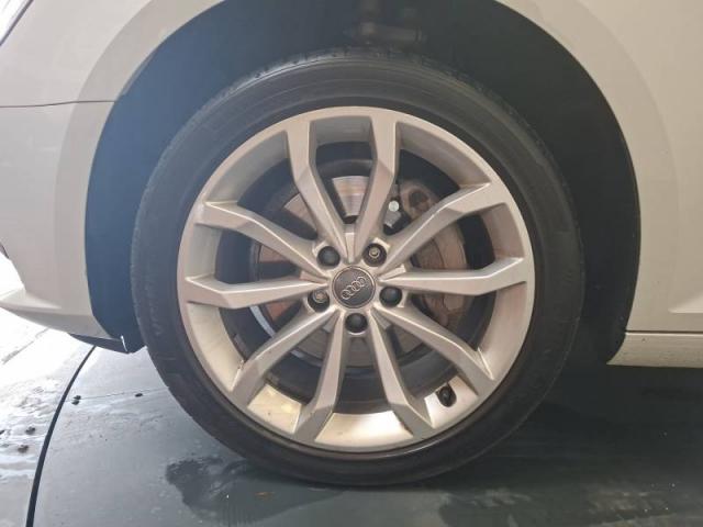 Audi A4 image 4