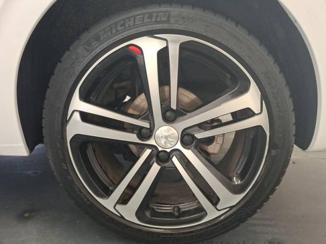 Peugeot 208 image 3