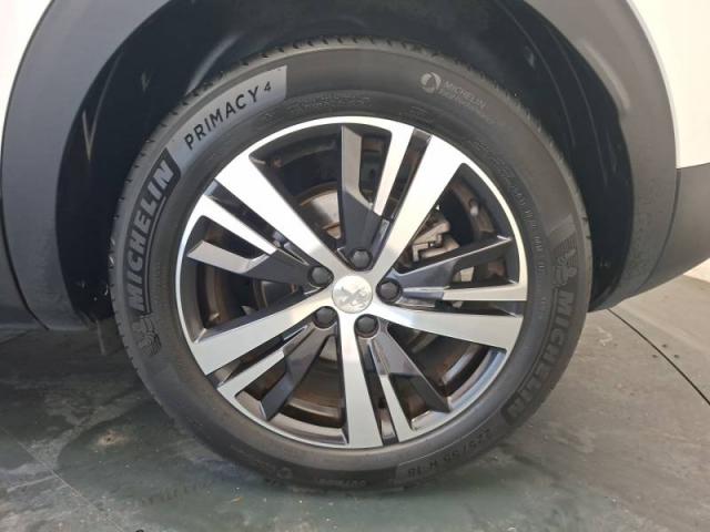 Peugeot 3008 image 2