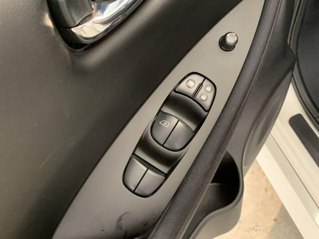 Nissan Leaf image 4