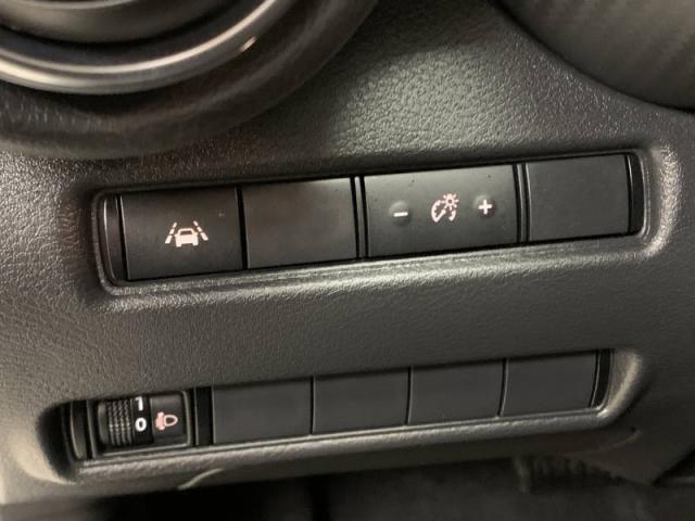 Nissan Juke image 2