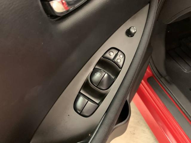 Nissan Leaf image 3
