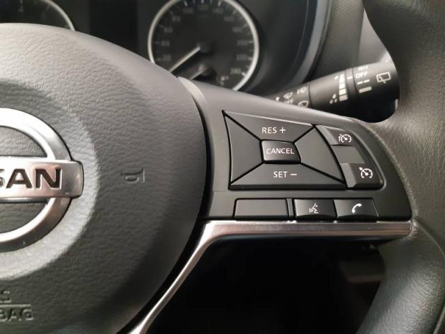 Nissan Juke image 5