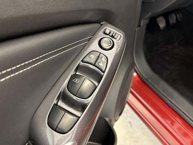 Nissan Juke image 8