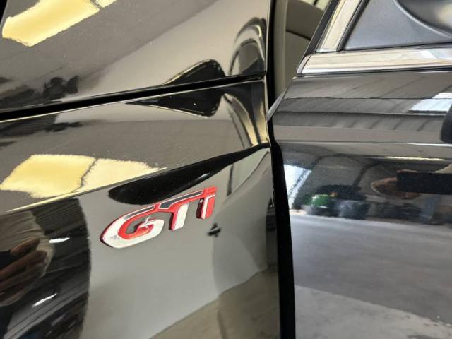 Peugeot 308 image 2