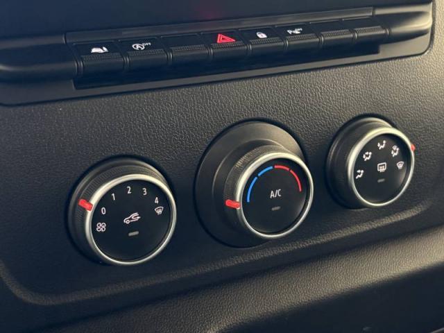 Nissan Nv400 image 8