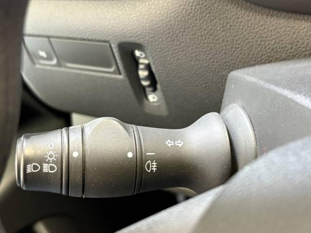 Nissan Nv400 image 4