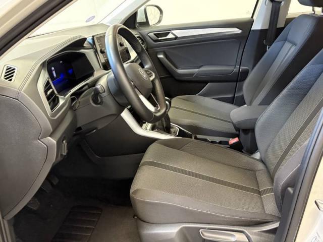 Volkswagen T-Roc image 2