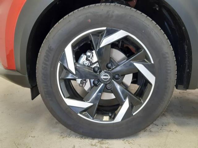 Nissan Juke image 9