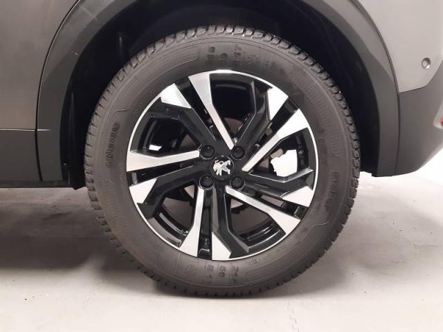 Peugeot 2008 image 2