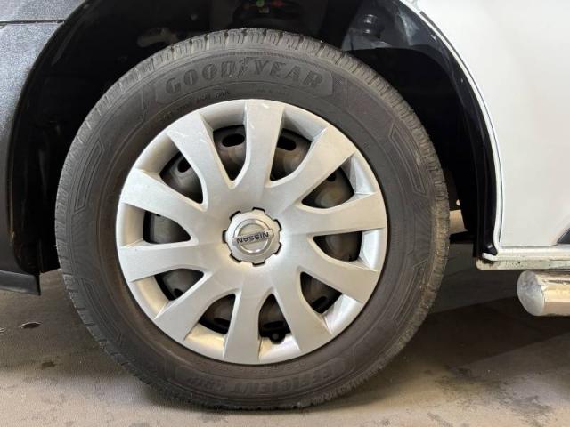 Nissan Nv300 image 2