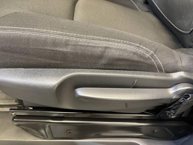 Nissan Nv300 image 1