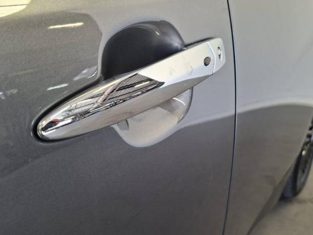 Nissan Leaf image 4