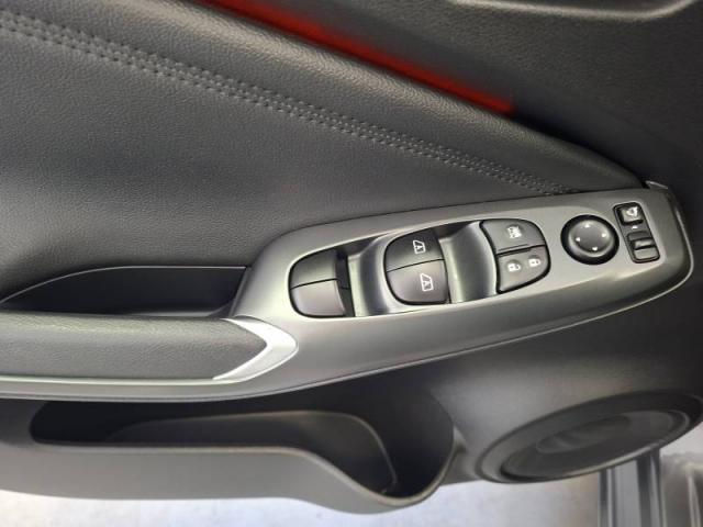 Nissan Juke image 5