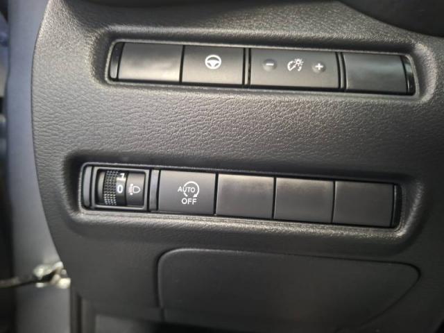 Nissan Juke image 8
