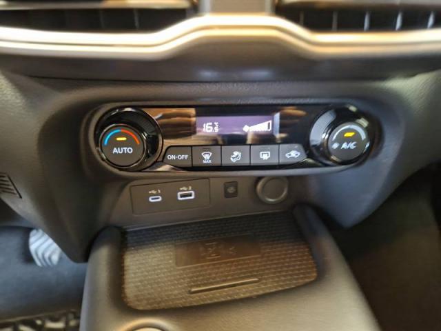 Nissan Juke image 9