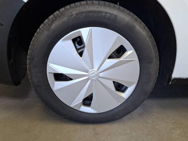 Nissan Townstar image 6
