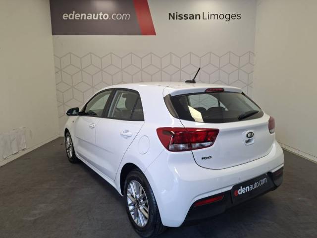 Kia Rio image 5