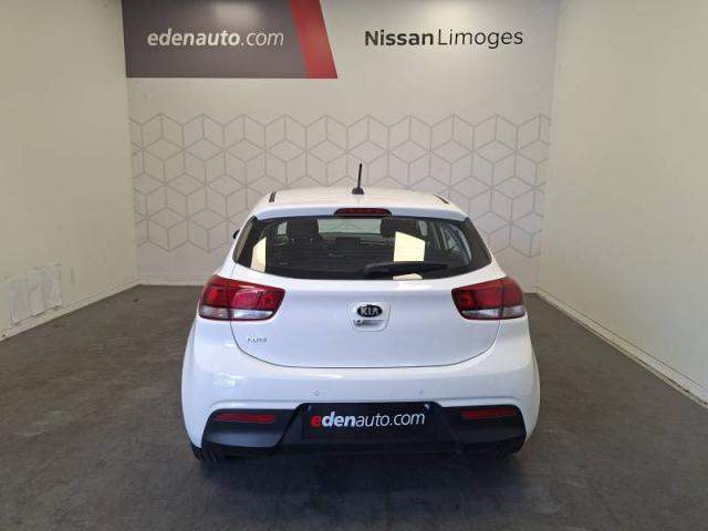 Kia Rio image 9