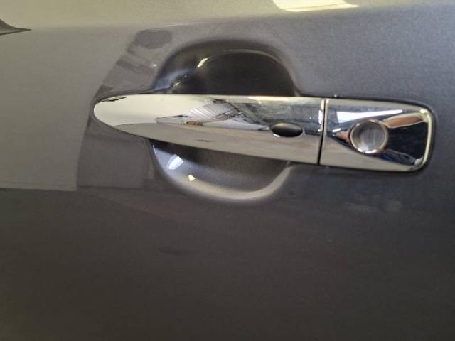 Nissan Leaf image 5