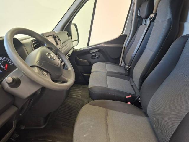 Nissan Interstar image 9