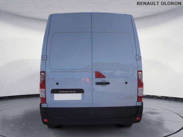 Renault Master image 2